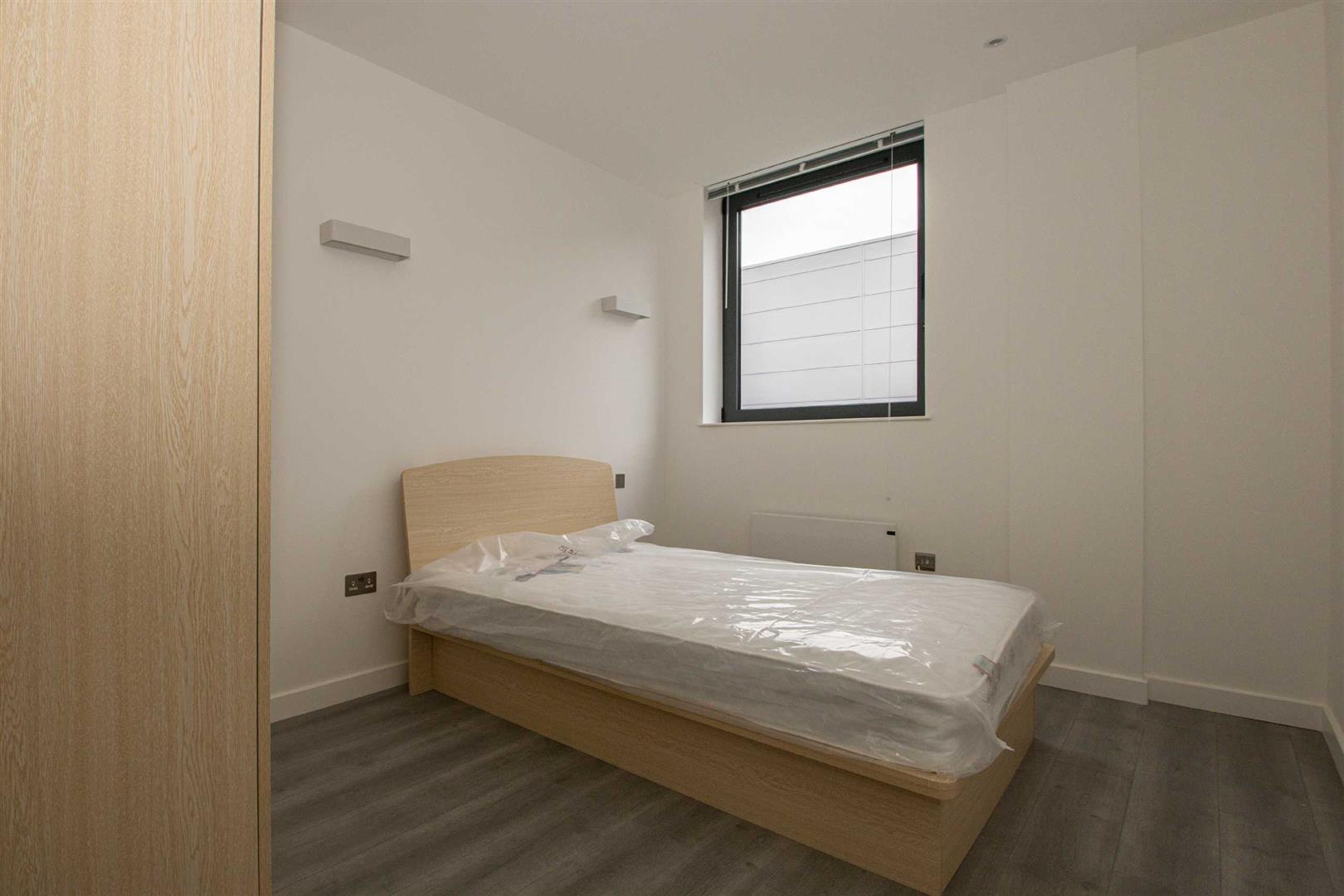 2 Foxhunter Drive, Linford Wood, Milton Keynes